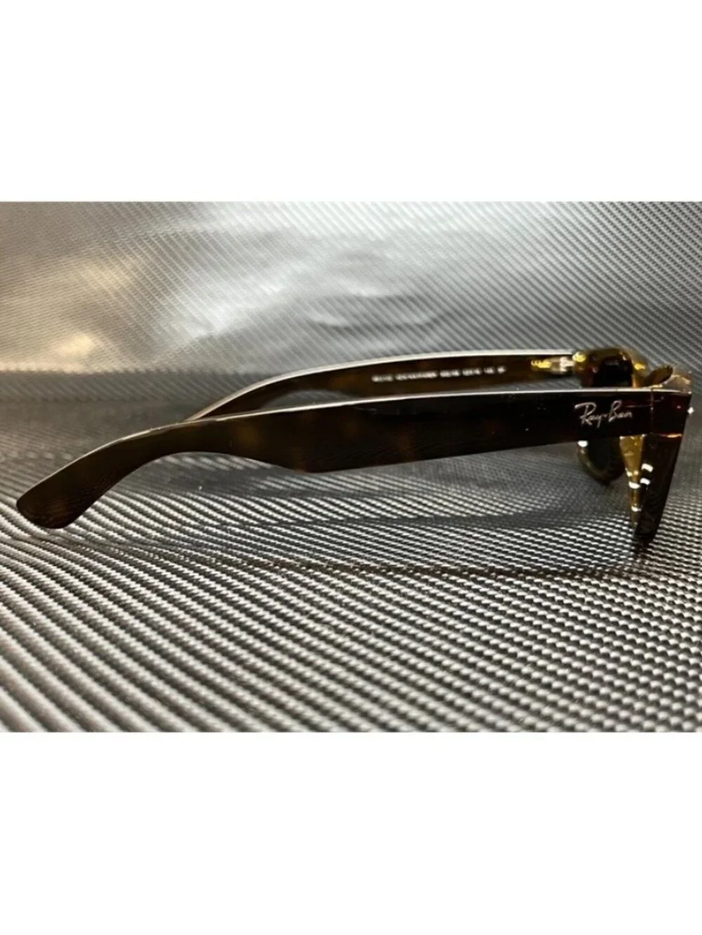 New Ray-Ban Men  Sunglasses -- 145.\
